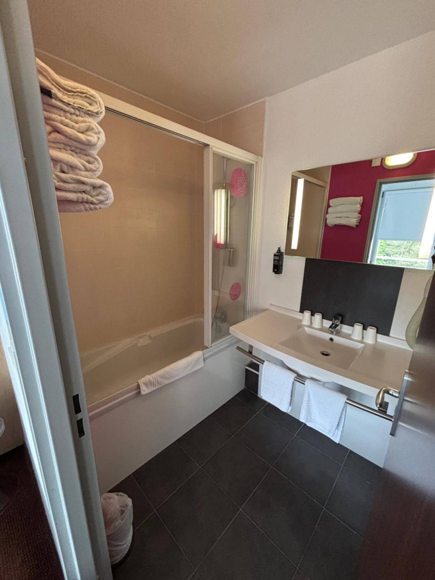 Ibis Styles Bethune Bruay La Buissiere Zewnętrze zdjęcie